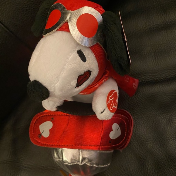 Snoopy PEANUTS NEW ❤️ I Love You ❤️ Plane singing musical and displays words NWT - Picture 3 of 7